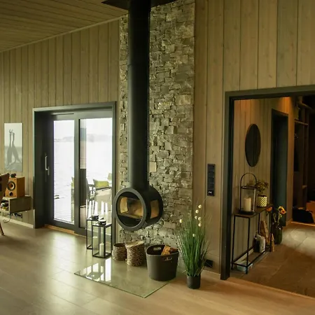 Coastal With Ocean View On Lepsoya Feriehus