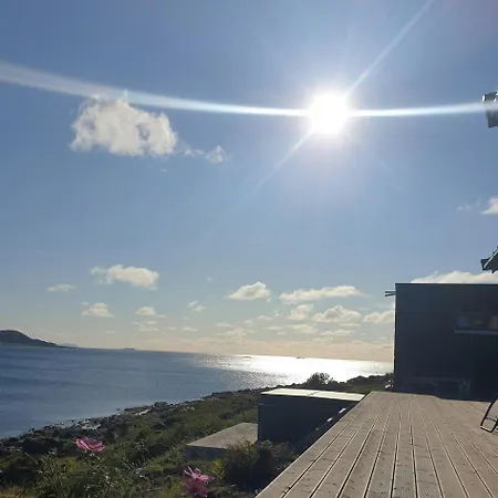 Feriehus Coastal With Ocean View On Lepsoya